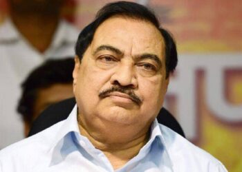 खडसे पिता–पुत्री अडचणीत | जमीन गैरव्यवहार प्रकरणात फसवणूक व ॲट्रासिटी गुन्हा दाखल