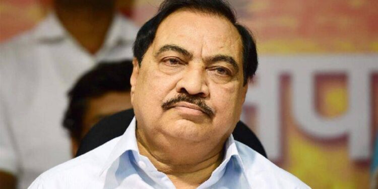 खडसे पिता–पुत्री अडचणीत | जमीन गैरव्यवहार प्रकरणात फसवणूक व ॲट्रासिटी गुन्हा दाखल